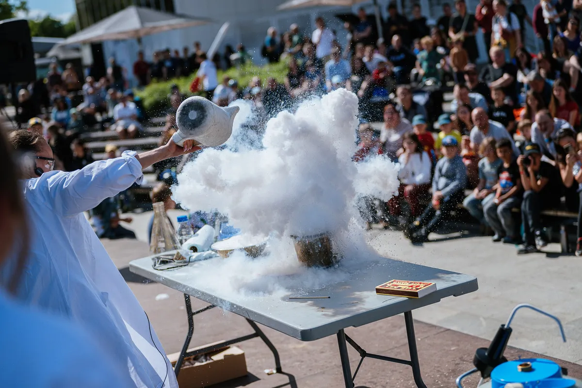 Maker Faire vědecká show