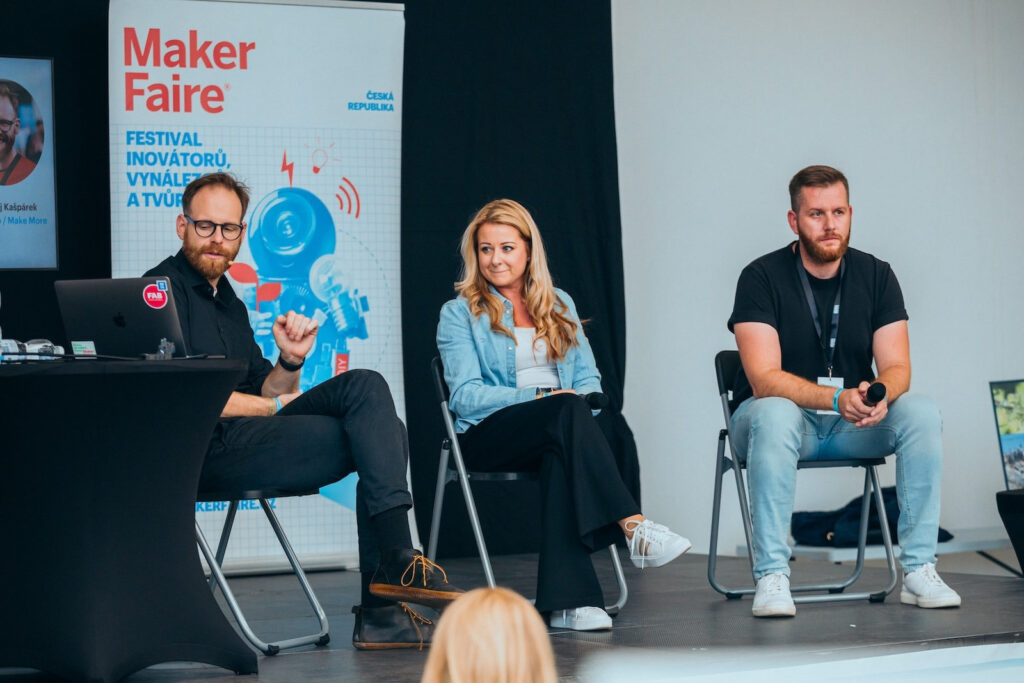 Přednášky a diskuze na Maker Faire