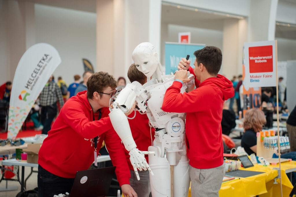 Robotika na Maker Faire Brno